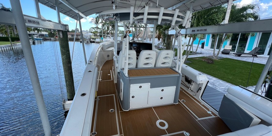 Cobia 217 center console