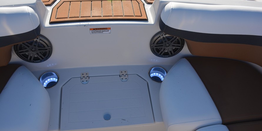 Starcraft Marine Crossover 210 OB SCX EXT