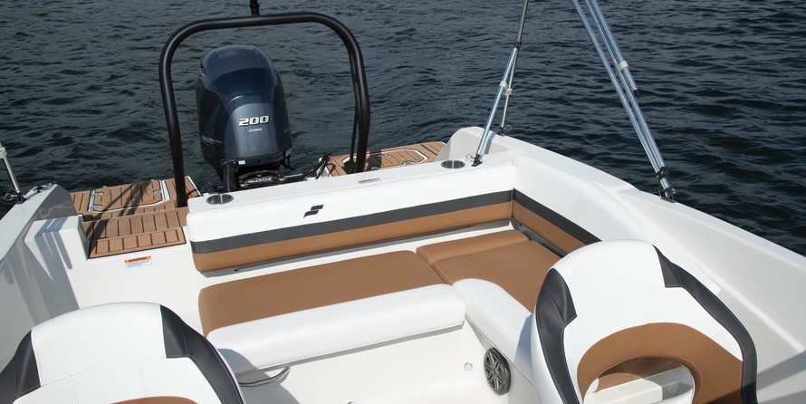 Starcraft Marine Crossover 210 OB SCX EXT