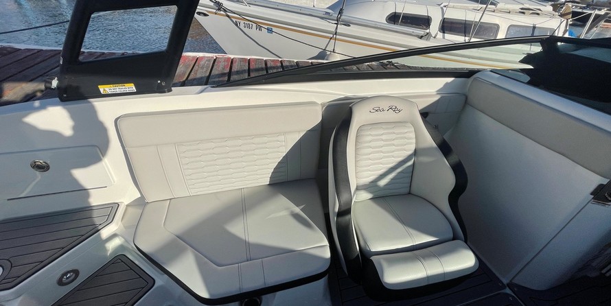 Sea Ray 230 SPX