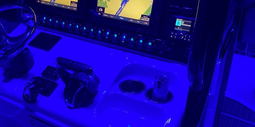 Sea Ray hunt ultra 211