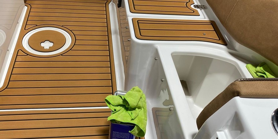 Sea Ray hunt ultra 211