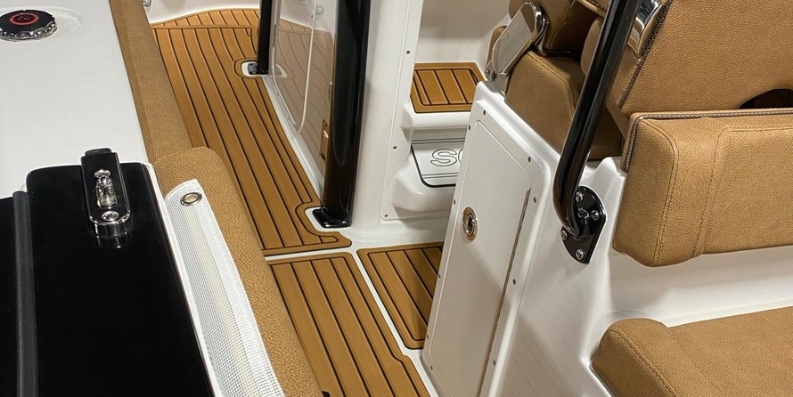 Sea Ray hunt ultra 211