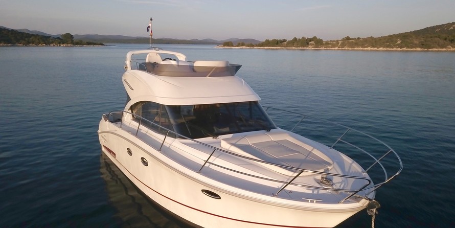 Beneteau Antares 36