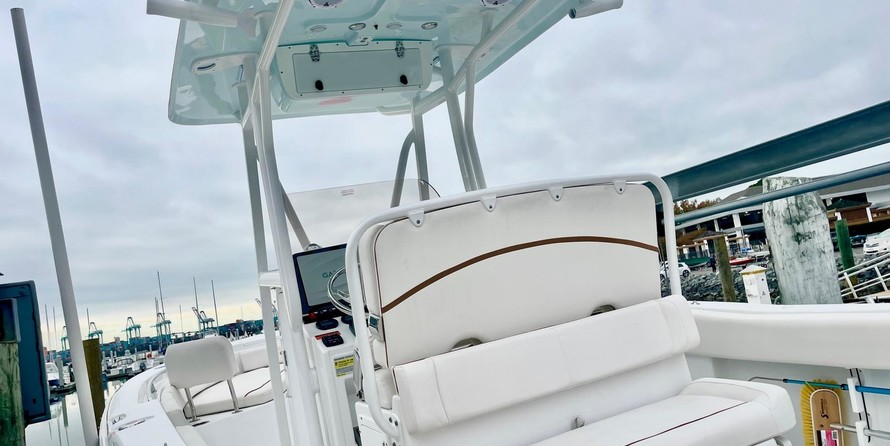 Sea Ray hunt ultra 211