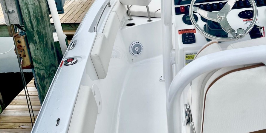 Sea Ray hunt ultra 211