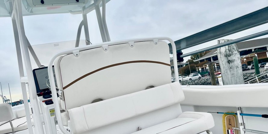 Sea Ray hunt ultra 211