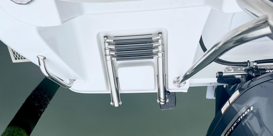 Sea Ray hunt ultra 211