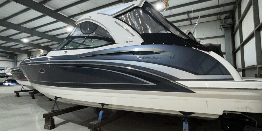 Formula 350 Crossover Bowrider