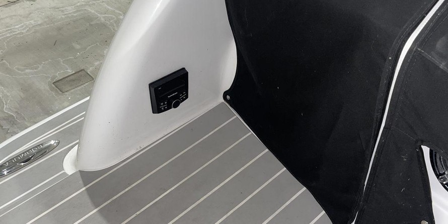 Formula 350 Crossover Bowrider