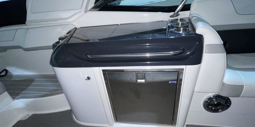 Formula 350 Crossover Bowrider