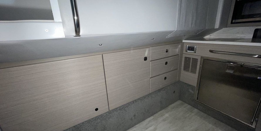 Formula 350 Crossover Bowrider