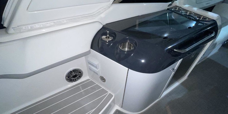 Formula 350 Crossover Bowrider