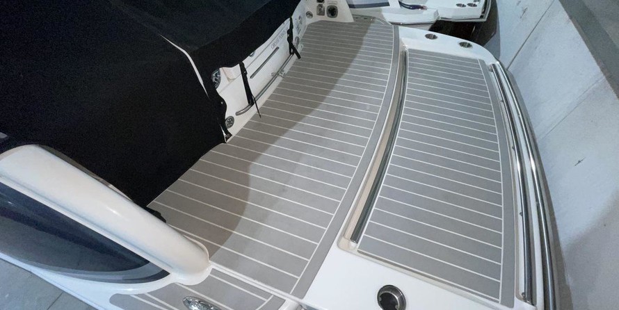 Formula 350 Crossover Bowrider