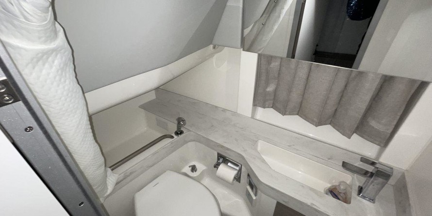 Formula 350 Crossover Bowrider