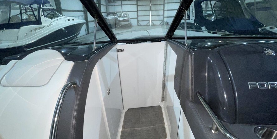 Formula 350 Crossover Bowrider