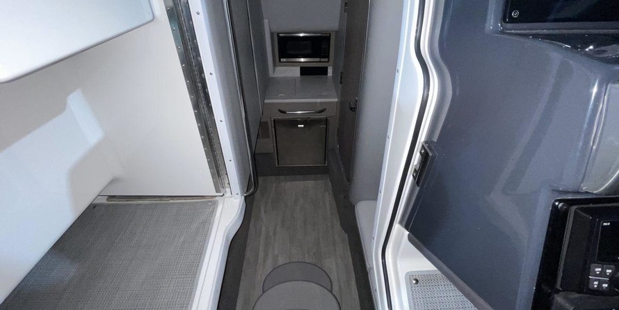 Formula 350 Crossover Bowrider