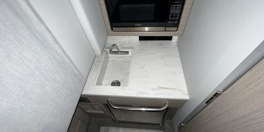 Formula 350 Crossover Bowrider