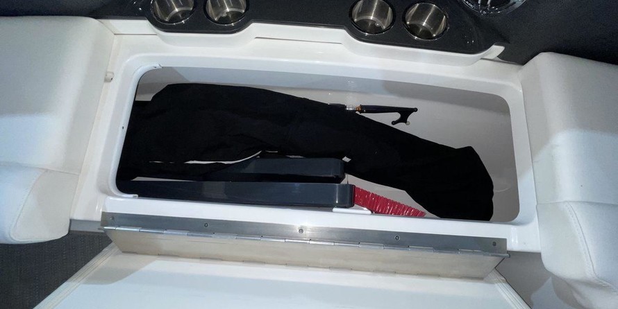 Formula 350 Crossover Bowrider