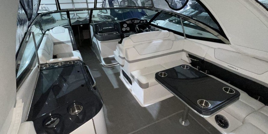 Formula 350 Crossover Bowrider