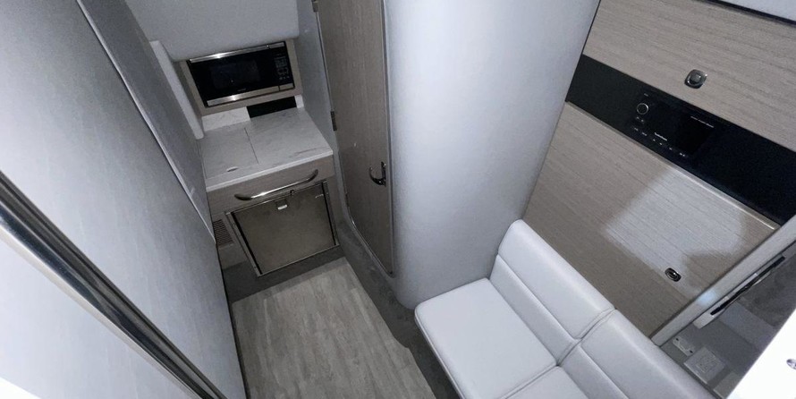 Formula 350 Crossover Bowrider