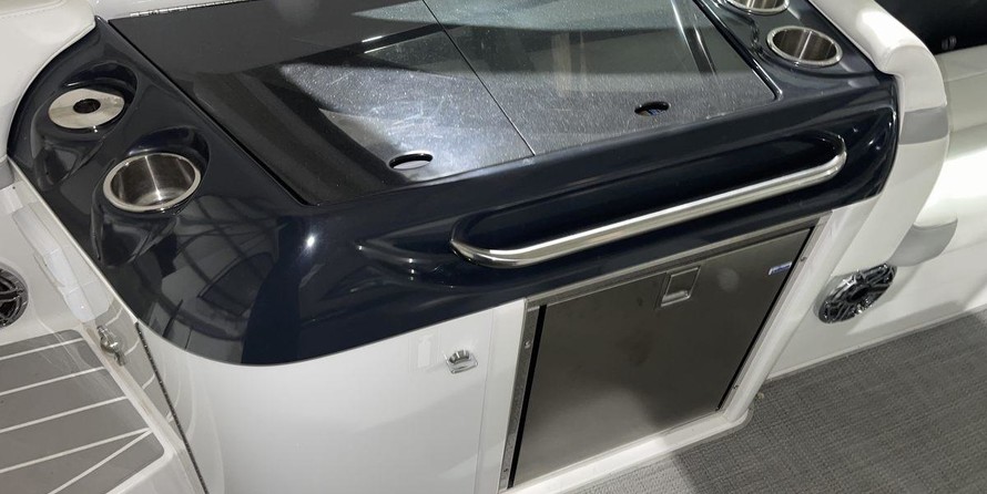 Formula 350 Crossover Bowrider