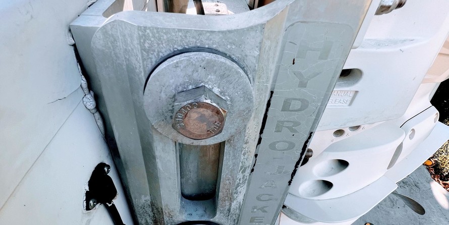 Twin vee 26 family fisherman