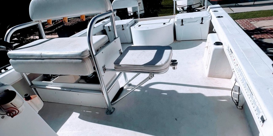 Twin vee 26 family fisherman