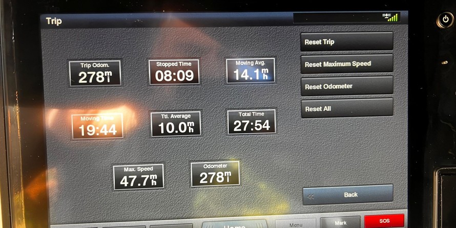 Twin vee 26 family fisherman