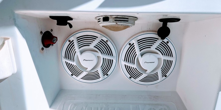 Twin vee 26 family fisherman