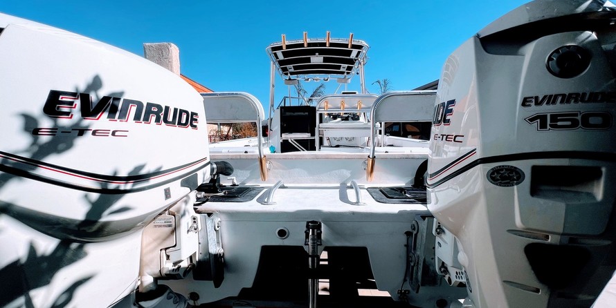 Twin vee 26 family fisherman