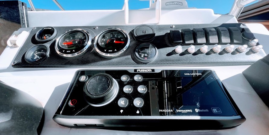 Twin vee 26 family fisherman