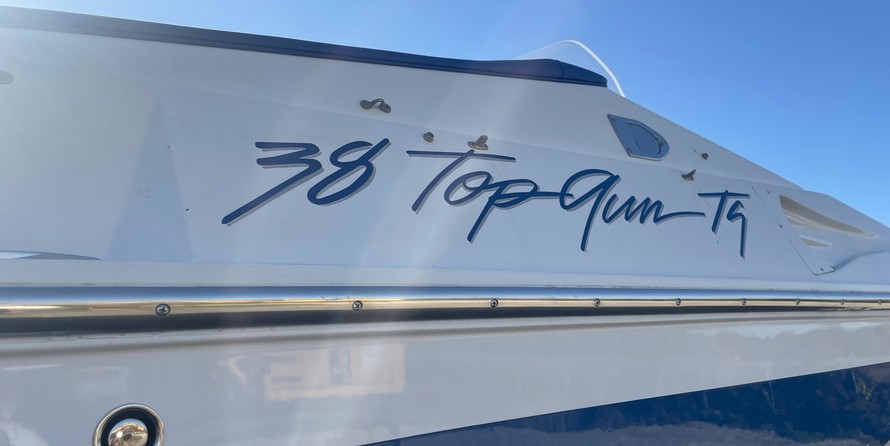 Cigarette 38 Top Gun