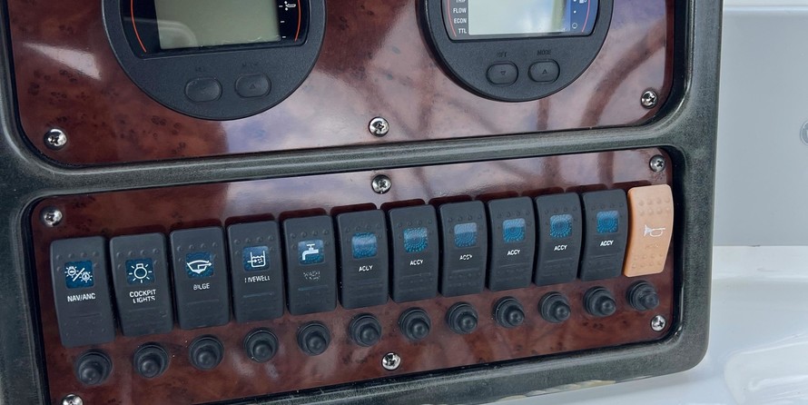 Sea Ray hunt ultra 211