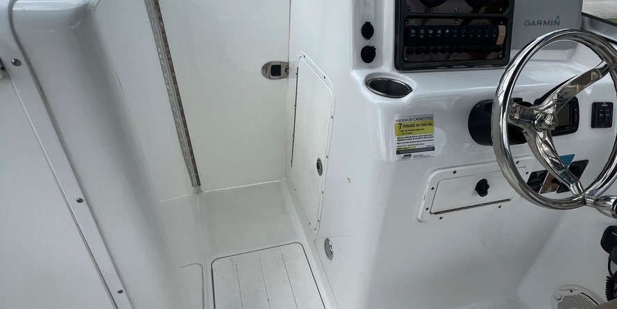 Sea Ray hunt ultra 211