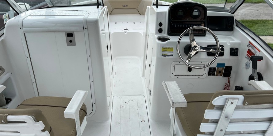 Sea Ray hunt ultra 211