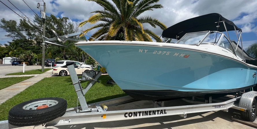 Sea Ray hunt ultra 211