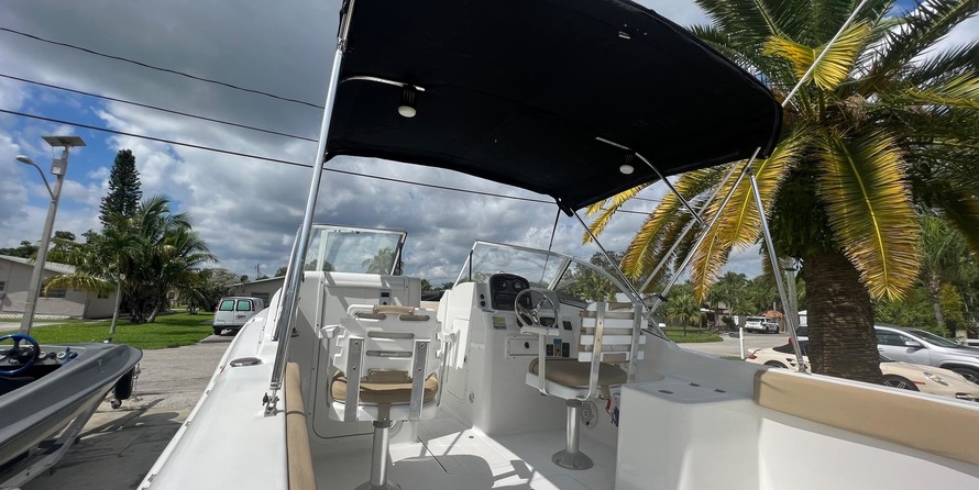 Sea Ray hunt ultra 211