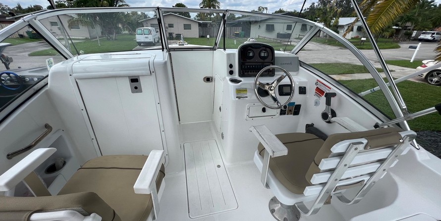 Sea Ray hunt ultra 211