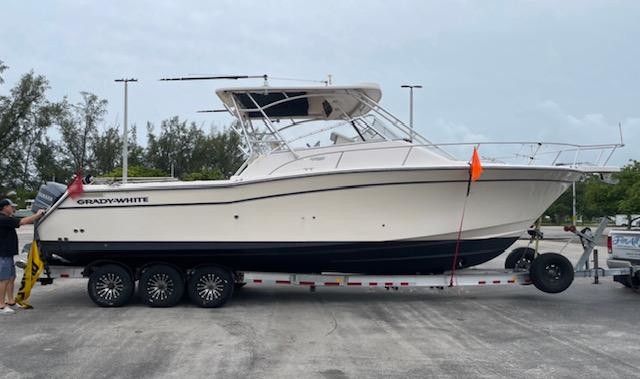 Grady-White Express 330