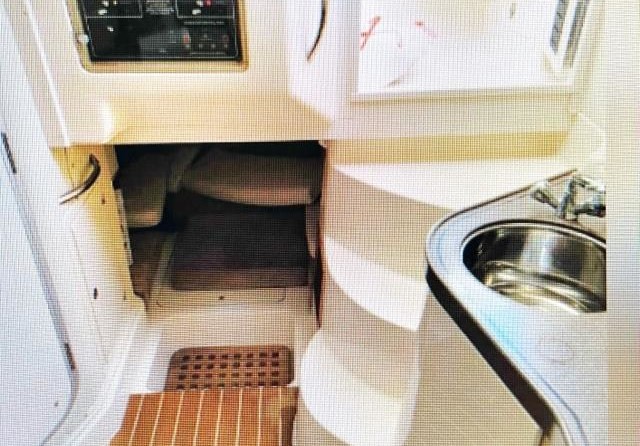 Grady-White Express 330