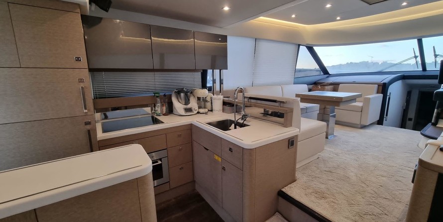 Prestige 560