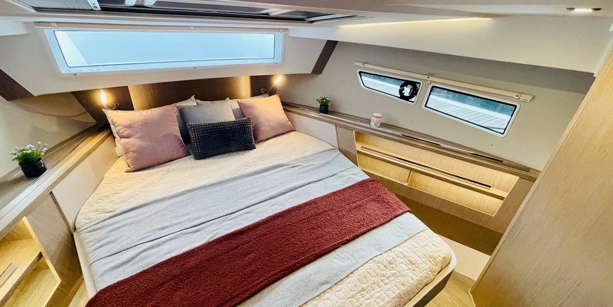 Sealine C335