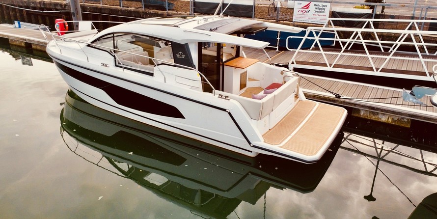 Sealine C335
