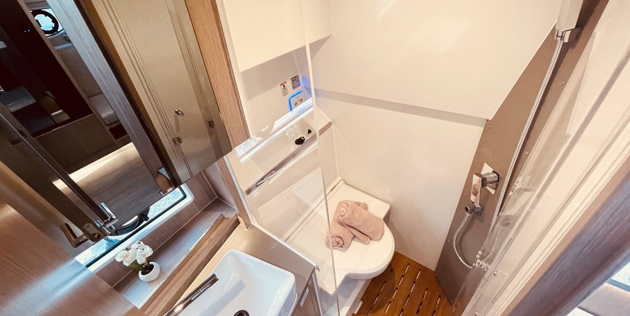 Sealine C335