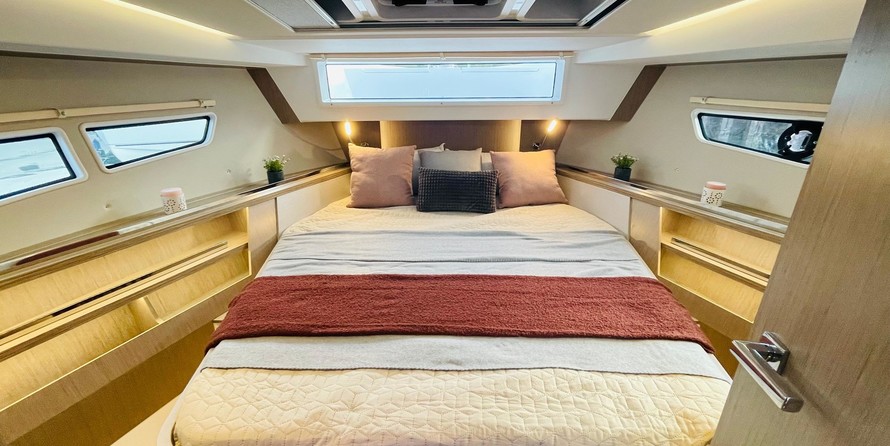 Sealine C335