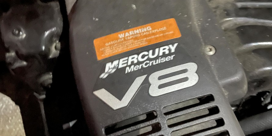 Rinker Fiesta Vee 270