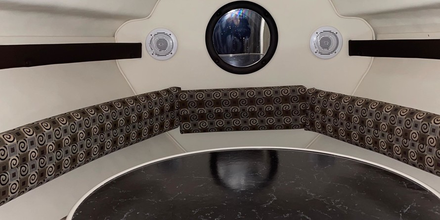 Rinker Fiesta Vee 270