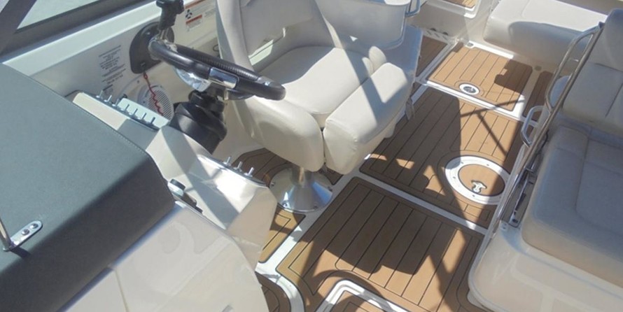 Boston Whaler 230 Vantage