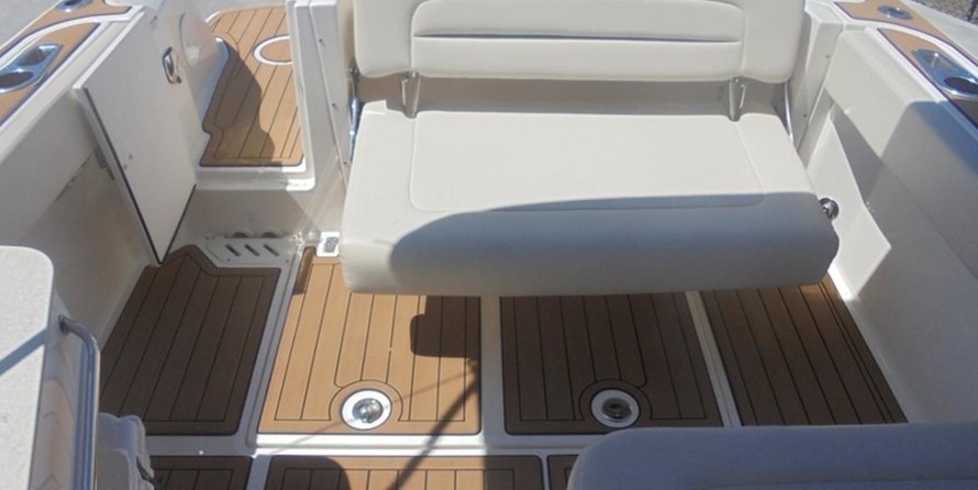 Boston Whaler 230 Vantage